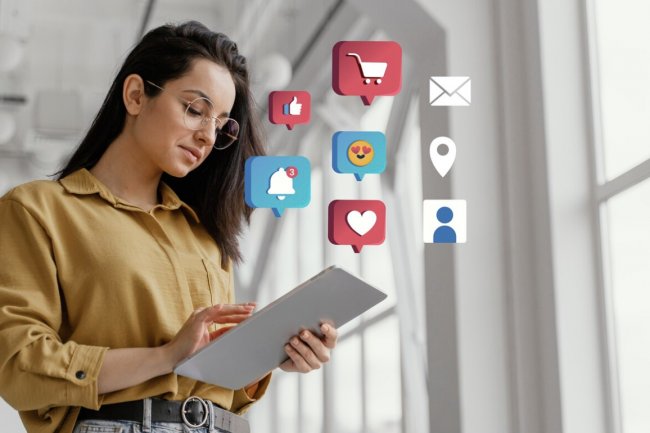 How to Create High-Converting Ads with AI-Generated Graphics